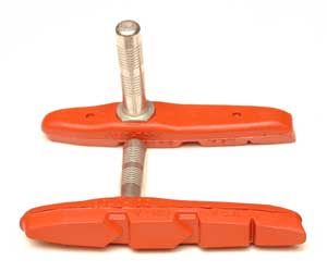 Brake shoe with smooth stud